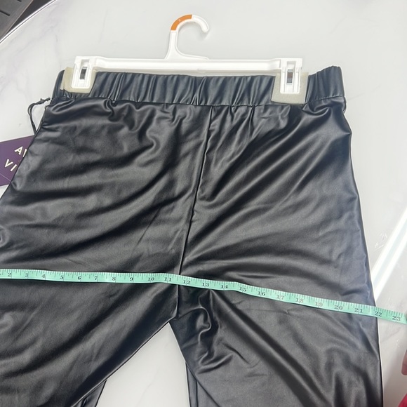 FAUX Leather Leggings - Picture 5 of 8